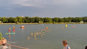 Wasserretter:innen im Einsatz am Pichlingersee