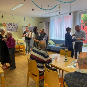 Oktoberfest in der Tagesbetreuung - Tanzen
