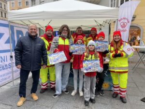 Gruppenfoto beim Verkaufsstand